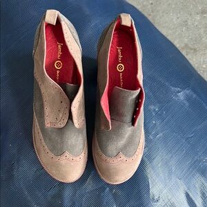 Jambu Gray and Red Slip-On Loafers